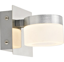 Vägglampa med cylindrisk lampskärm