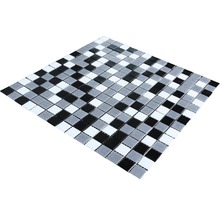 Mosaikplatta med kvadratiska stenar i svart, grått och vitt