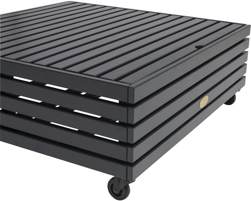 Rullbart trädgårdsbord av träribbor