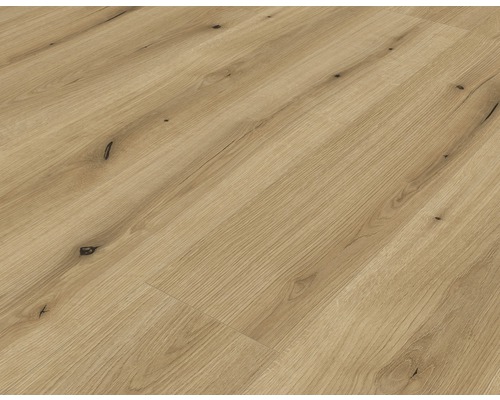 Ljust laminatgolv med trästruktur