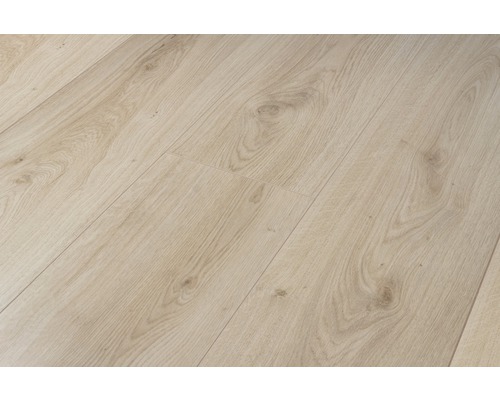 Närbild av laminatgolv med trästruktur