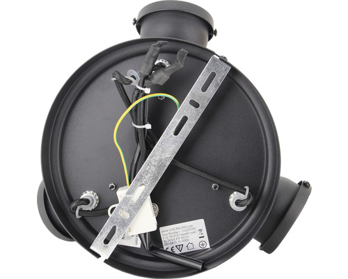 Taklampa i metall med monteringsfäste