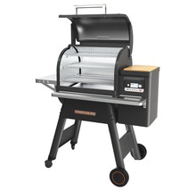 Öppen pelletgrill med grillgaller och sidohylla