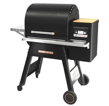 Svart Traeger Timberline 850 pelletgrill med digital styrning och hjul