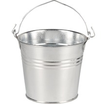 Hink av metall med handtag