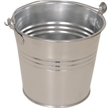 Hink av metall med handtag