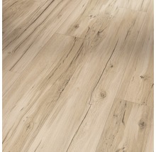 Närbild av laminatgolv med träutseende