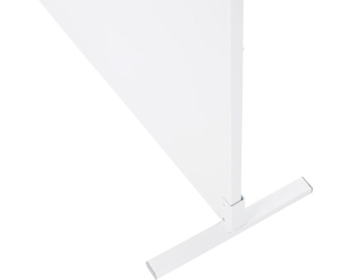 Detaljvy av en vit rumsavdelare med T-fot