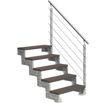 Trappa med trätrappsteg och metallräcke