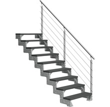 Trappa med metallräcke och steg