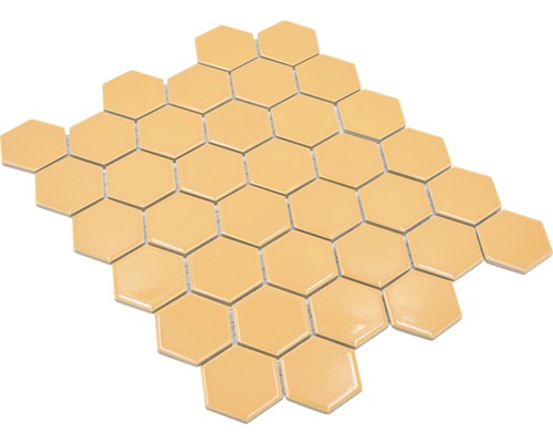 Hexagonformade keramiska plattor på nät