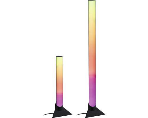 Två LED-golvlampor i olika storlekar med färggradient