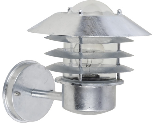 Silverfärgad utomhusvägglampa med lampskärm