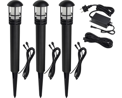 Tre trädgårdslampor med markspett och strömkabel