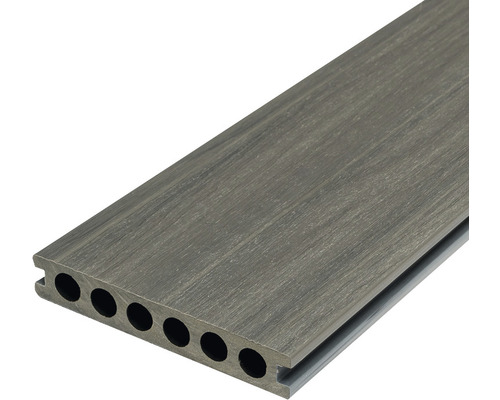 Trädäck av plast med hålkammareprofil