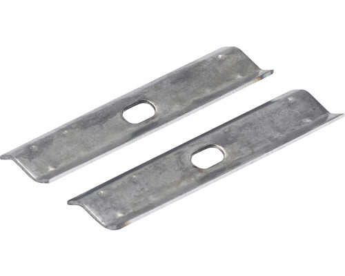 Två metallfästflikar med fästhål
