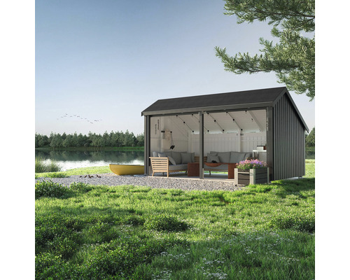 Trädgårdshus med sittgrupp vid sjön