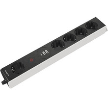 Grenuttag med USB-portar och fem uttag
