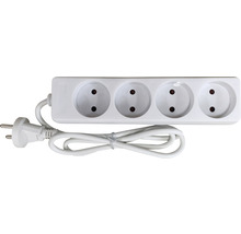 Grenuttag med fyra uttag och kontakt