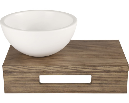 Dekorativ skål på träbricka