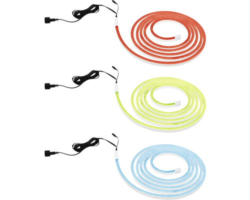 Tre LED-strips i olika färger med svart kabel