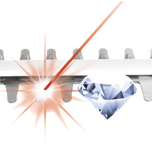 Illustration av en laserskuren häcksax med diamanter