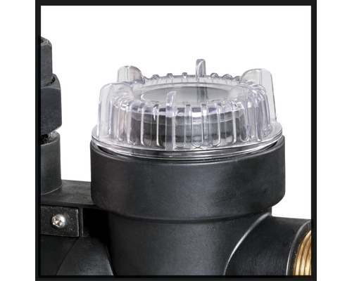 Detaljvy av ett vattenfiltersystem med transparent lock