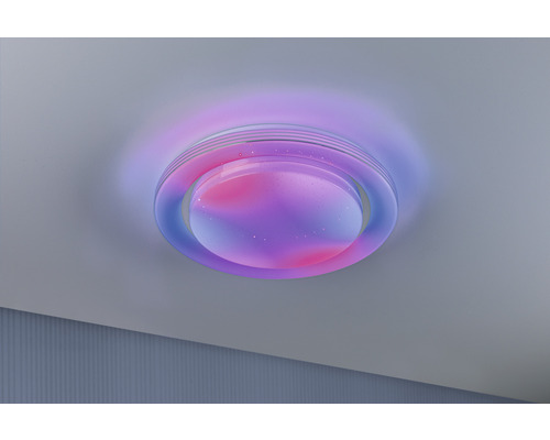 Taklampa med ljuseffekter i ett rumstak