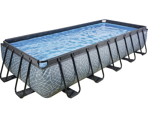 Rektangulär ram pool fylld med vatten
