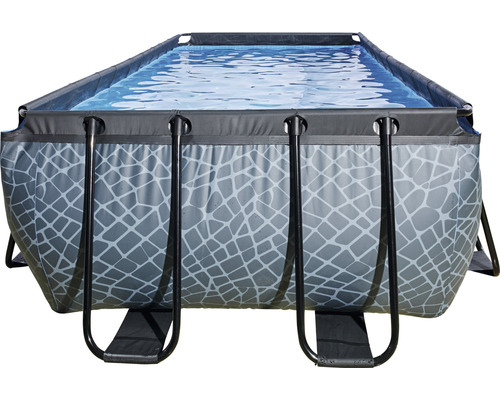 Rektangulär pool med stålram och grått mosaikmönster