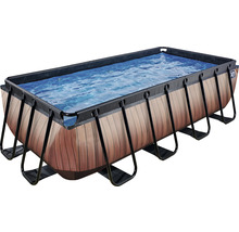 Rektangulär stålramspool med träutseende och fylld bassäng