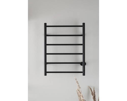 Handdukstork med sex värmestavar för badrummet