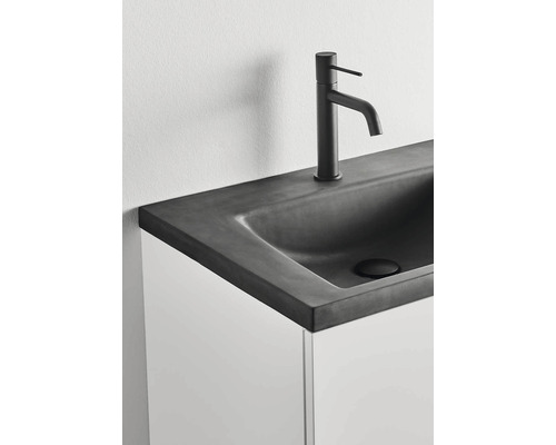 Tvättställ med svart handfat och armatur