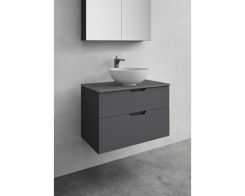 Tvättställ med handfat, armatur och spegelskåp