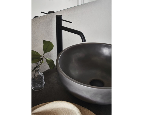 Tvättställ med tvättställsskål och blandare