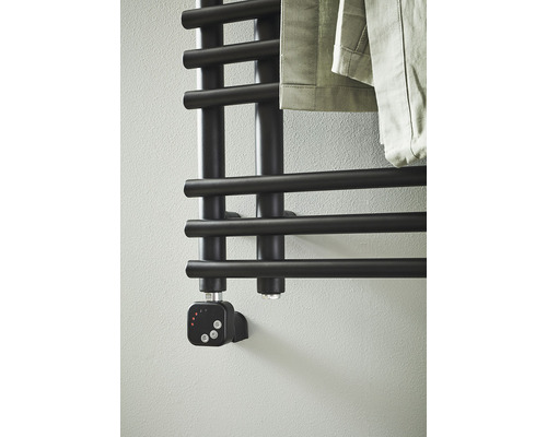 Svart handdukstork med elektronisk termostat för badrumsuppvärmning