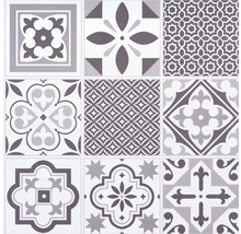 Kakelmönster med olika geometriska och blommiga motiv