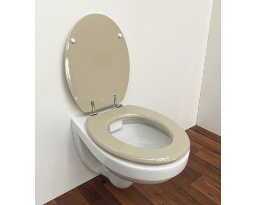 Vägghängd toalett med djup spolning, ökad sittkomfort och öppen spolkant