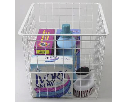 Trådkorg med tvättmedel och rengöringsborste