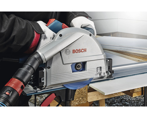 Bosch Logo Cirkelsåg i arbete på trä