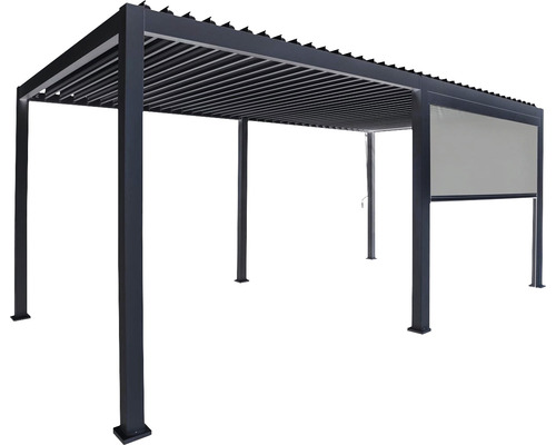 Pergola med lamelltak och insynsskydd