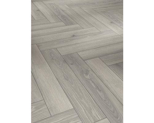 Laminat lagt i fiskbensmönster