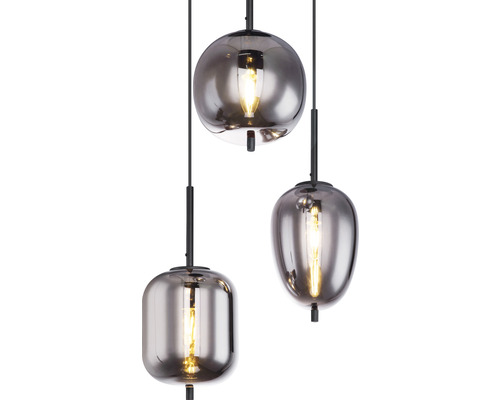 Pendellampa med tre grå glasskärmar i olika former