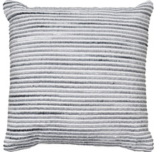 Dekorativ kudde med horisontellt randmönster