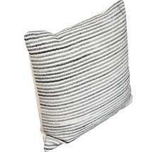 Prydnadskudde med randigt mönster