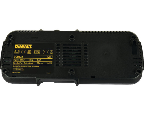 DeWalt logotyp. CE-märkning. KEMA Eur-märkning. DeWalt DCB132 laddare typ 1 med teknisk information.