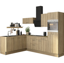 Komplett kök med diskho, fläkt och ugn i trälook