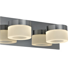 Vägglampa med flera ljuskällor och cylindriska lampskärmar för badrum