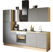 Modernt kök med inbyggda apparater och grå fronter