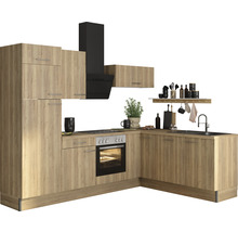 Köksdel med överskåp, fläkt, diskho och elspis